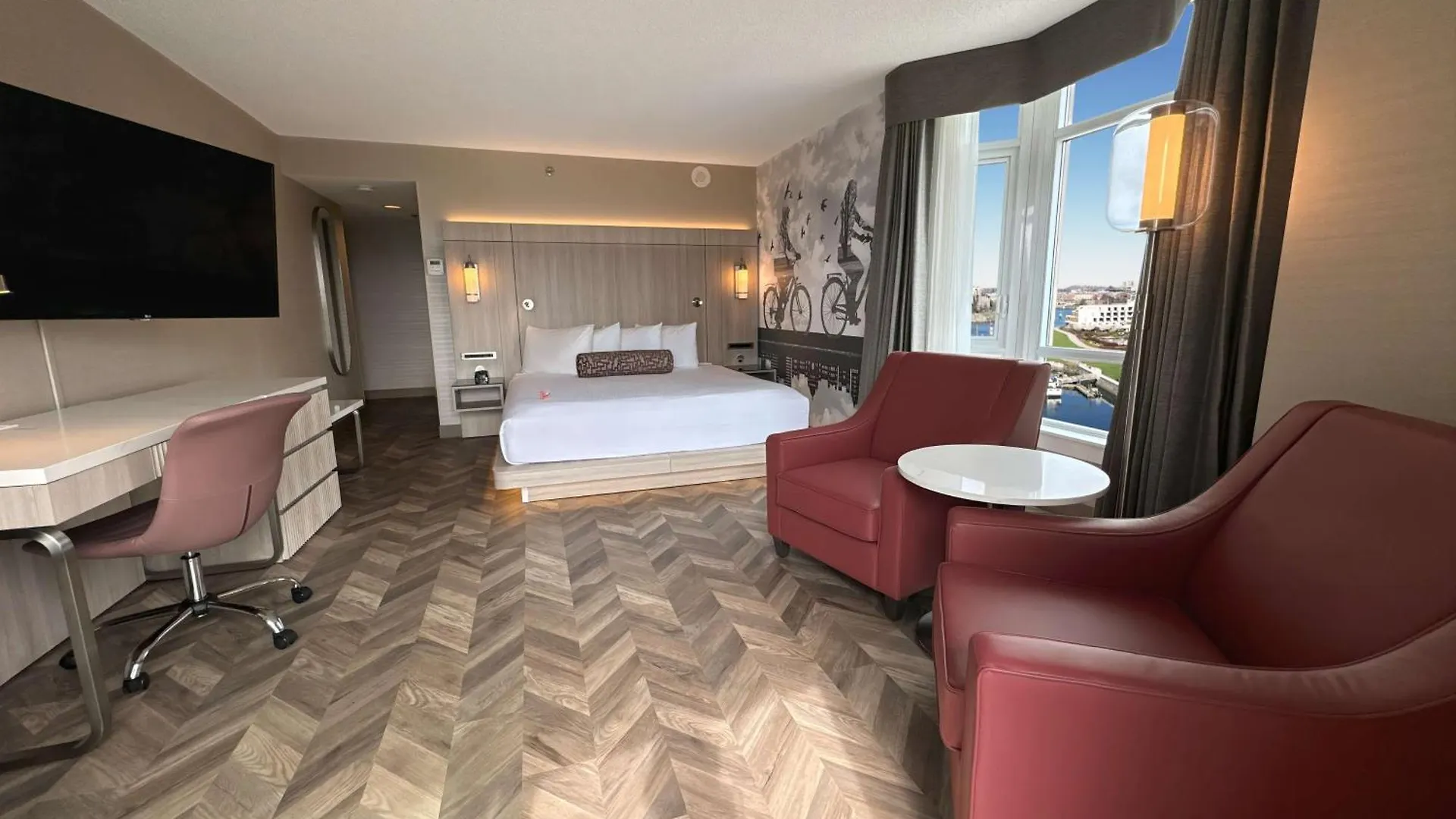 Coast Victoria Hotel & Marina By Apa