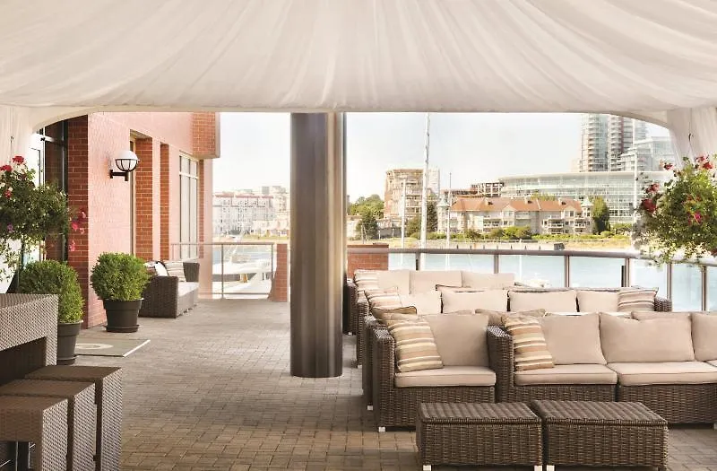 Coast Victoria Hotel & Marina By Apa 4*,