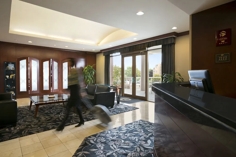 Coast Victoria Hotel & Marina By Apa