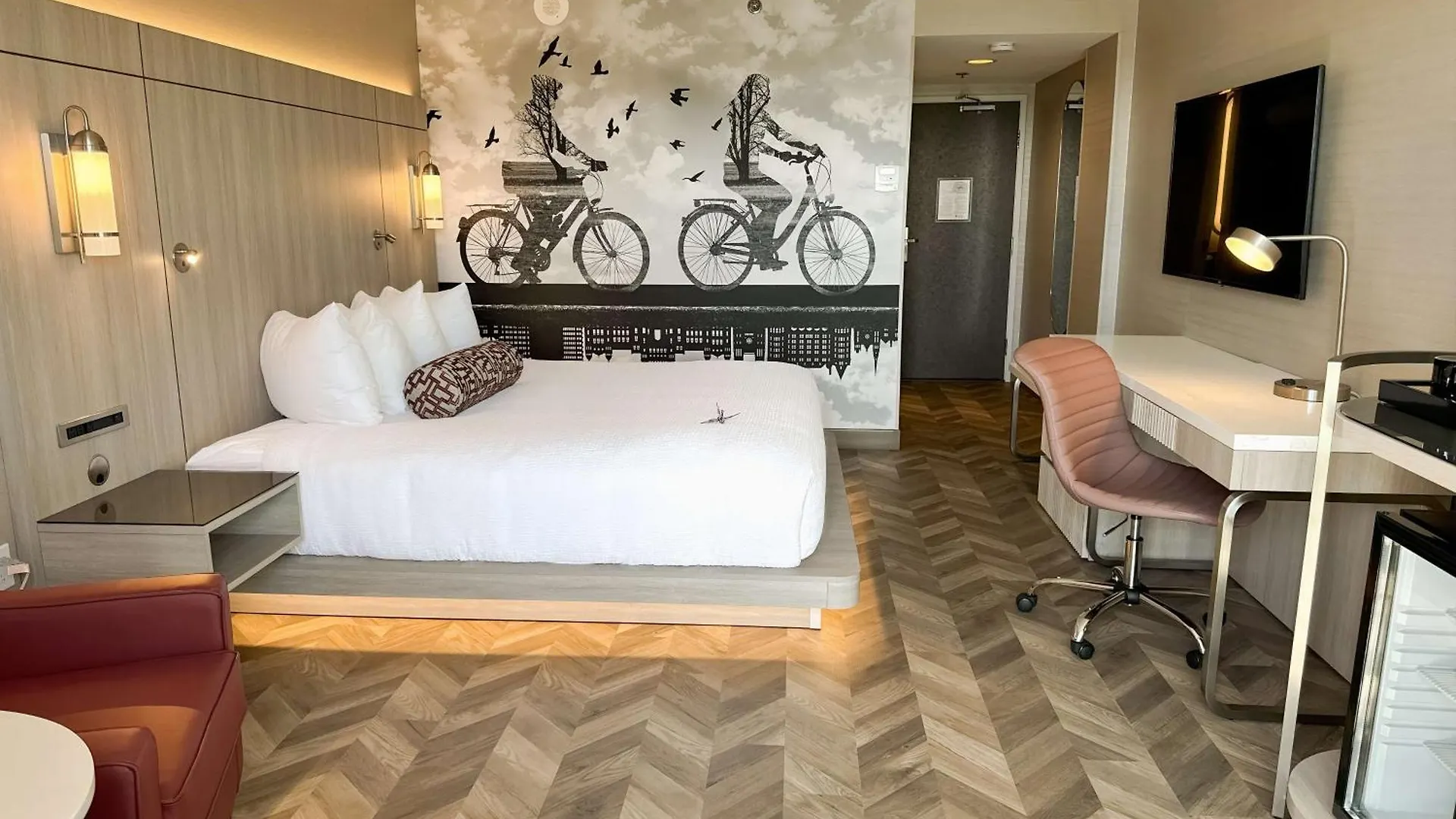 Coast Victoria Hotel & Marina By Apa