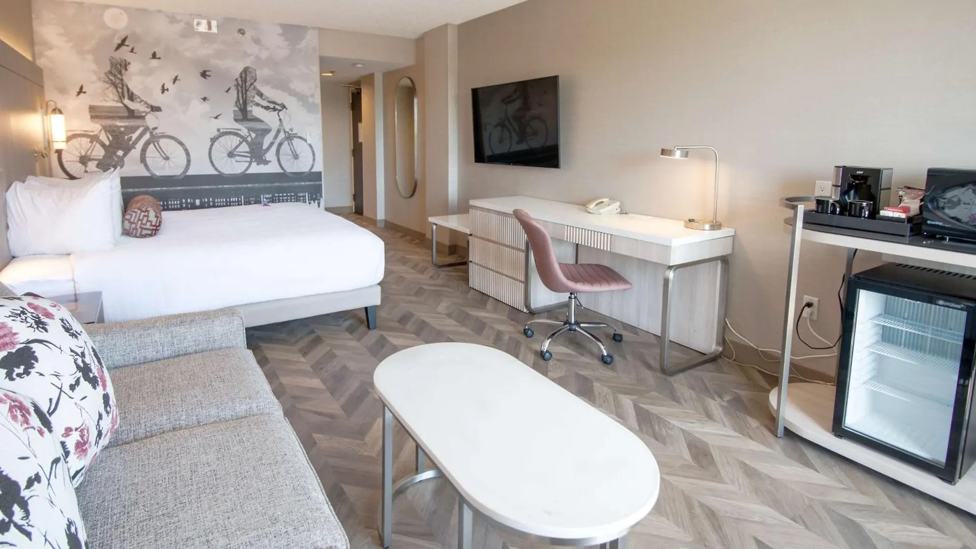 Coast Victoria Hotel & Marina By Apa Canada