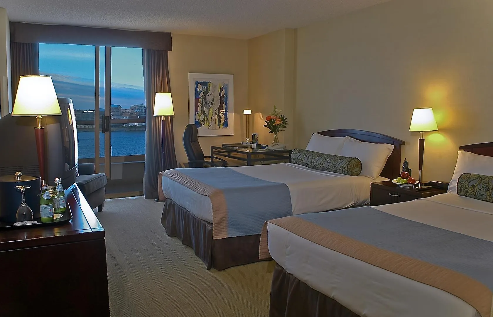 Coast Victoria Hotel & Marina By Apa 4*,  Canada