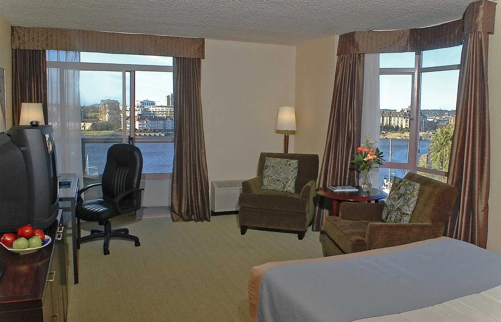 Coast Victoria Hotel & Marina By Apa