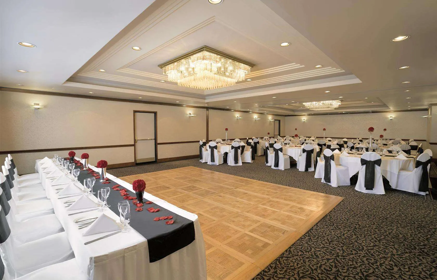 Coast Victoria Hotel & Marina By Apa